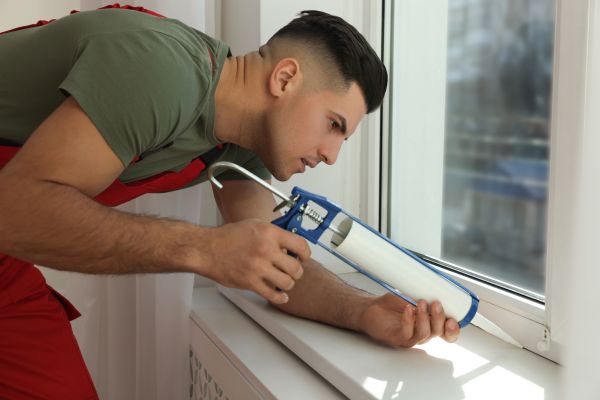 Window Caulking Repair in Lilburn