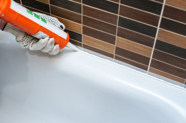 Bathtub Sealing in Lilburn