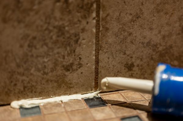 Shower Caulk Replacement in Lilburn